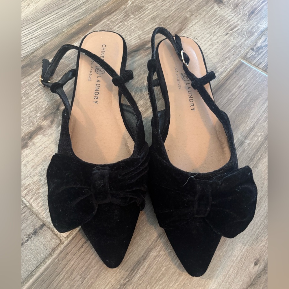 Chinese Laundry Black Velvet Heels with Bow size 8